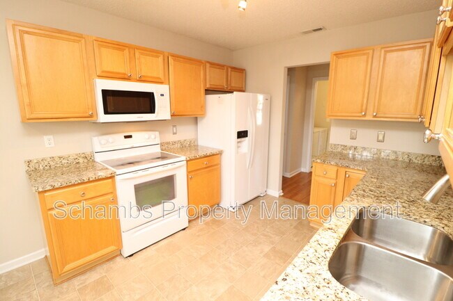 Building Photo - 305 Firefly Rd