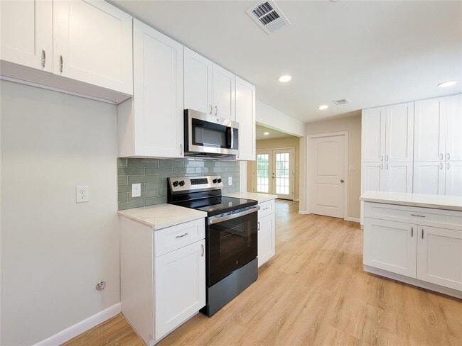 Building Photo - 25911 Maplewood Dr