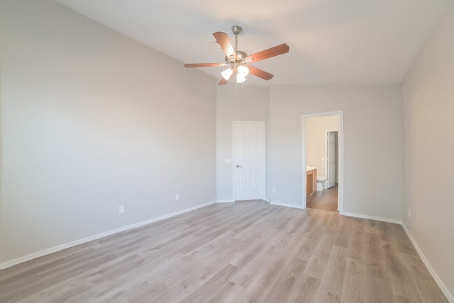 Building Photo - 655 N Rita Ln