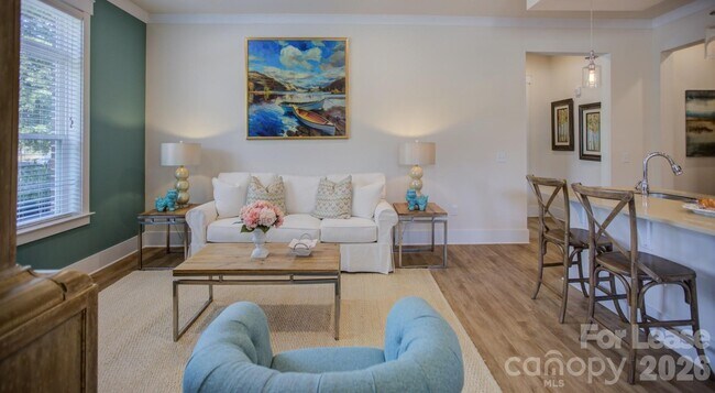 Building Photo - 16408 Holly Crest Ln