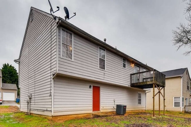 Building Photo - Charming Property  -Finished Basment/Priva...