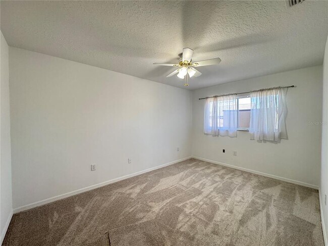 Building Photo - 21606 Rosewood Ct