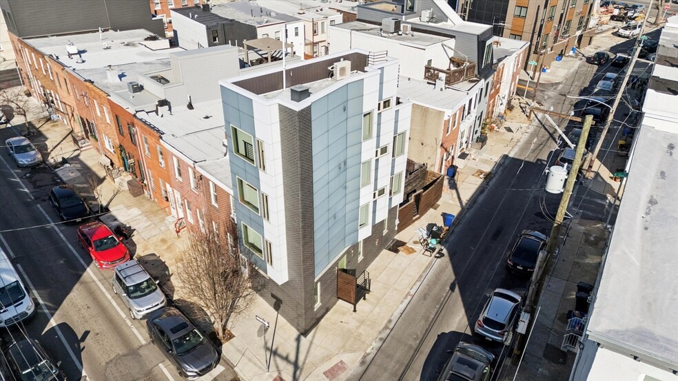 Building Photo - 2521 E Dauphin St