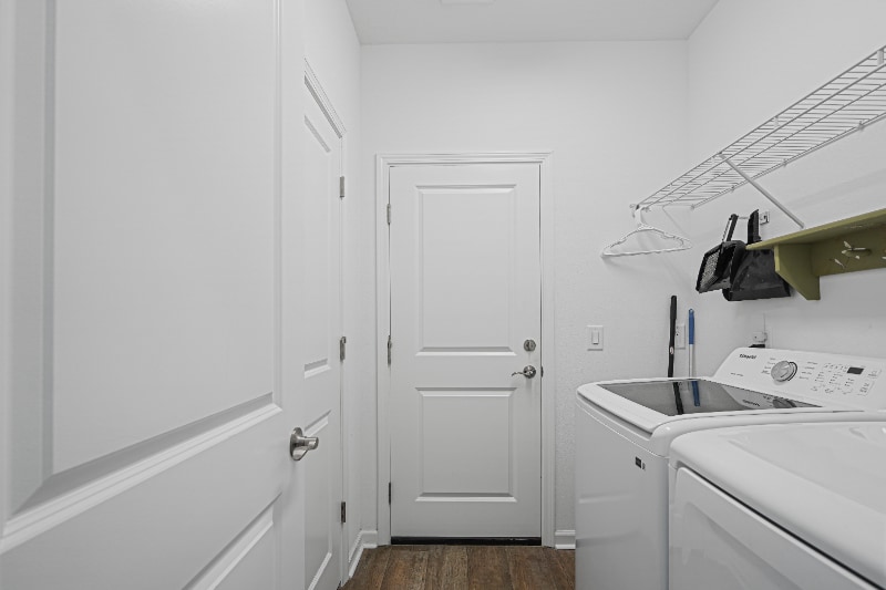 Building Photo - 9337 Cool Breeze Dr