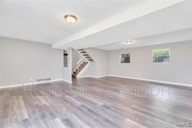 Building Photo - 5227 Suntrail Dr