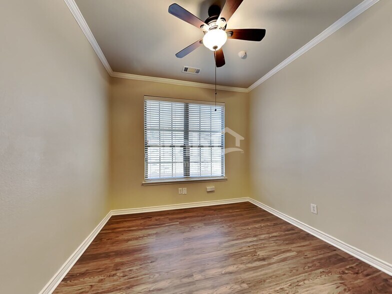 Building Photo - 608 Denali Dr