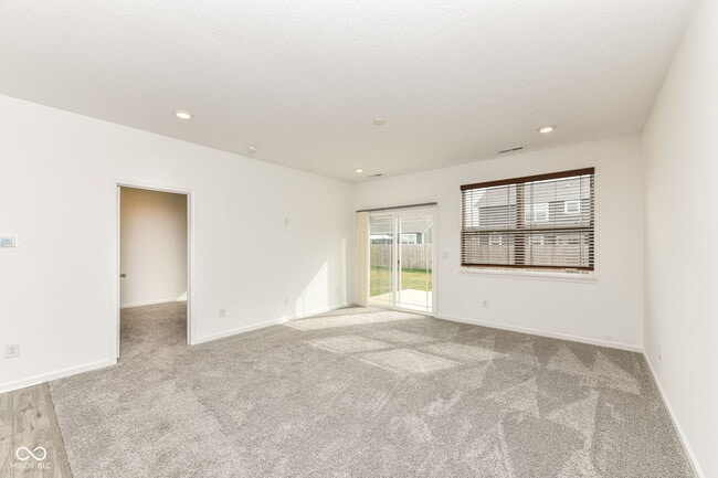 Building Photo - 291 Limerick Ln