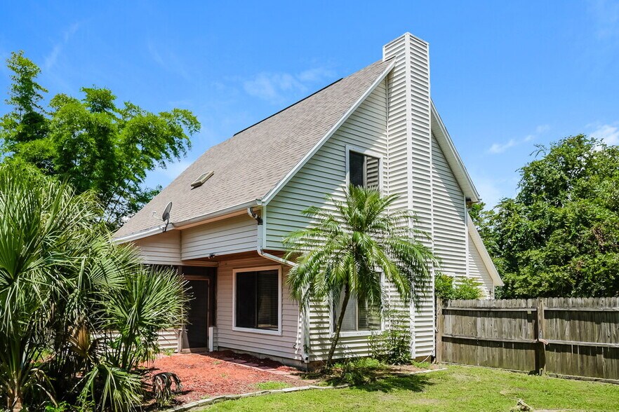 Building Photo - 3395 Felda St
