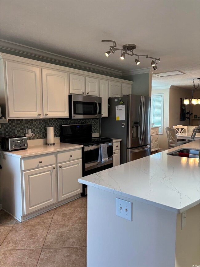 Building Photo - 4034 Fairway Lakes Dr