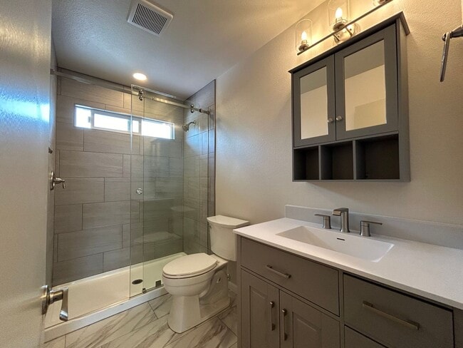 Building Photo - Beautiful Remodeled Home In Cardiff