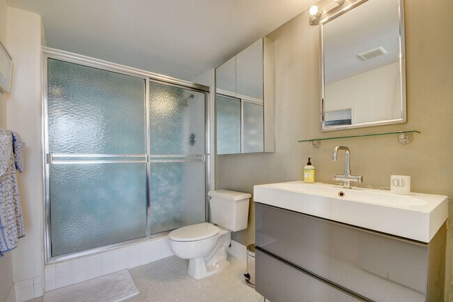 Building Photo - 2780 S Ocean Blvd