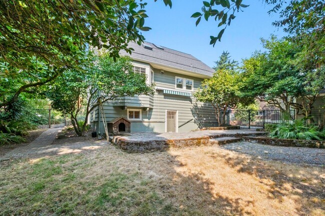Building Photo - 6214 24th Ave NE