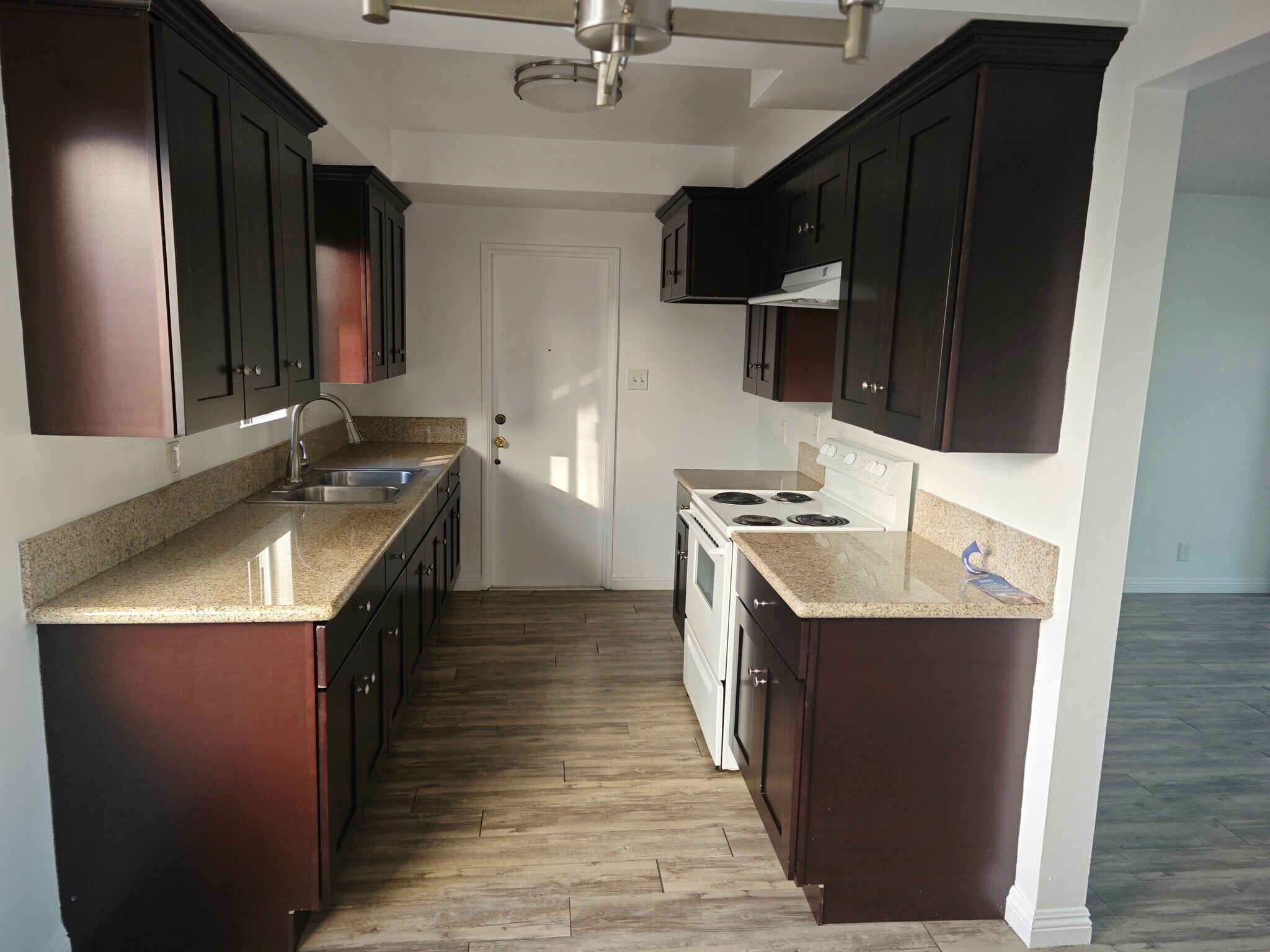 Building Photo - 444 W Regent St