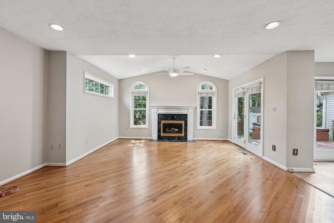 Building Photo - 5413 Tree Line Dr