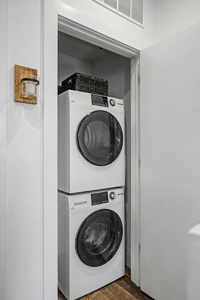 Building Photo - 1225 4th Ave S