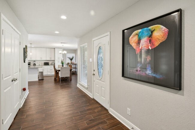 Building Photo - 1006 Glacier Hill Dr