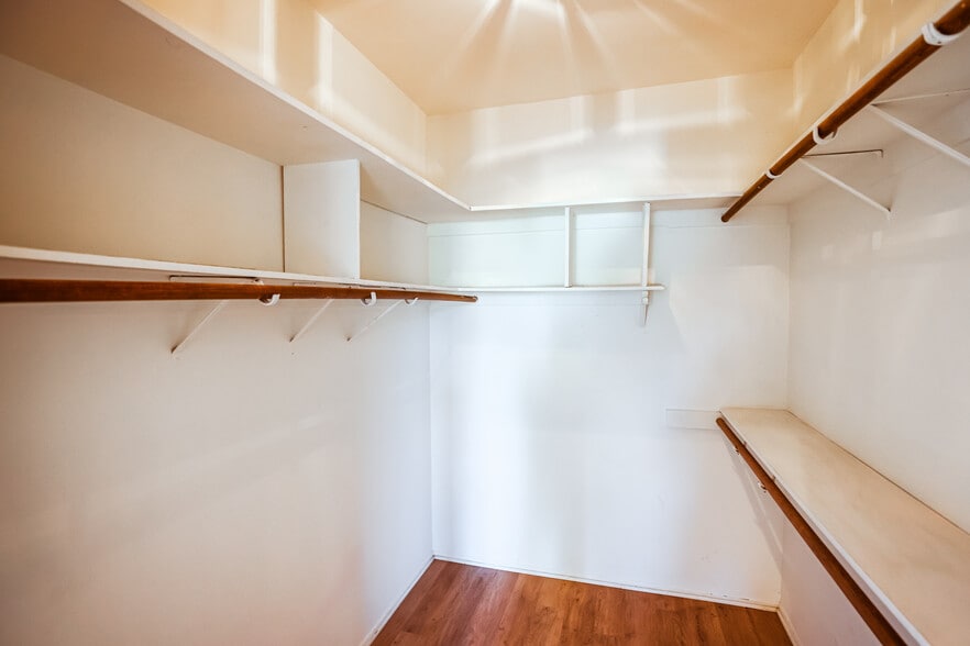 Master Closet - 10650 Holman Ave