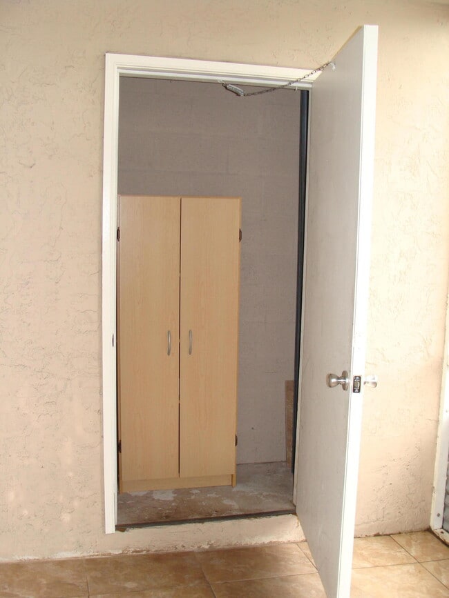 Building Photo - 4235 S 57th Ave