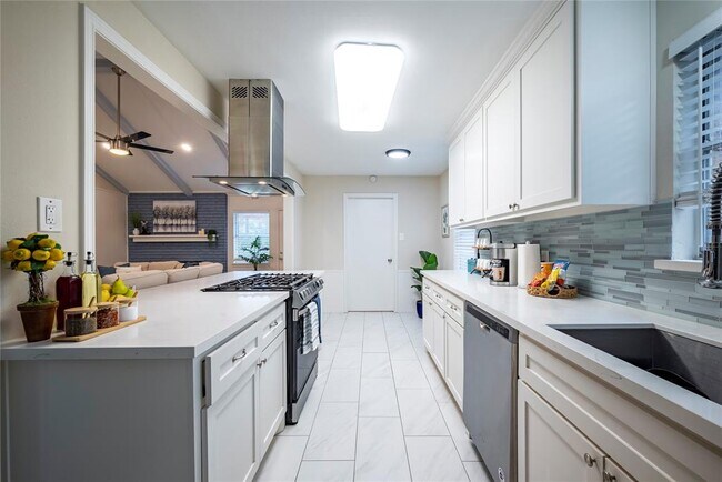 Building Photo - 10607 Wickersham Ln