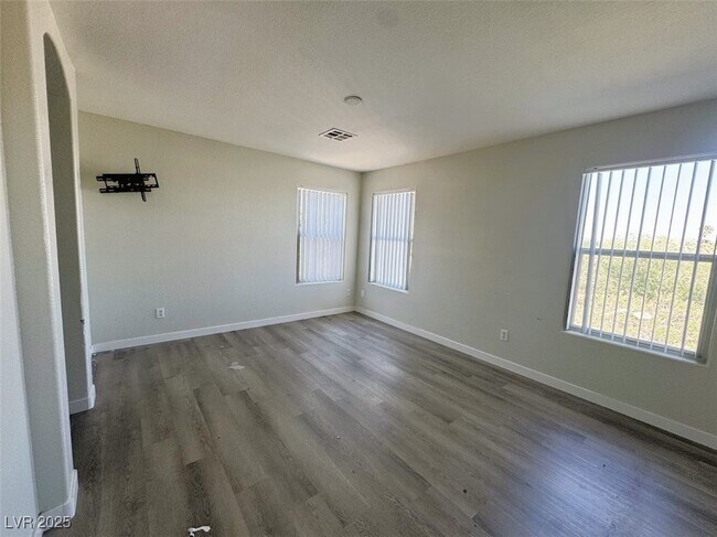 Building Photo - 2401 Living Rock Ave