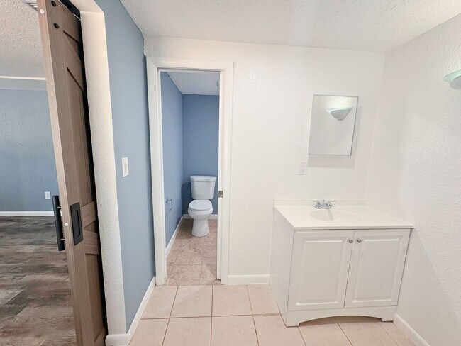 Building Photo - Newly Renovated 3 Bed, 2 Bath Home w/ Huge Fenced Yard