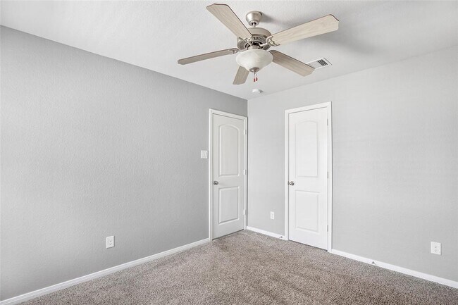 Building Photo - 18115 Van Berkel Ln