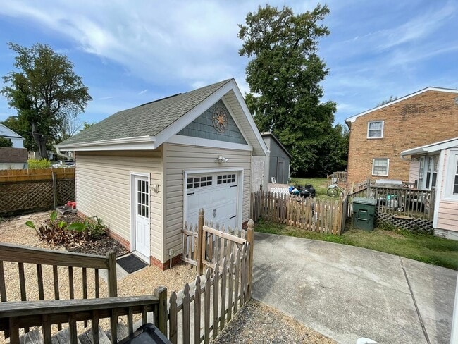 Building Photo - Bright and Welcoming 2-Story Retreat, Steps From the Ocean!