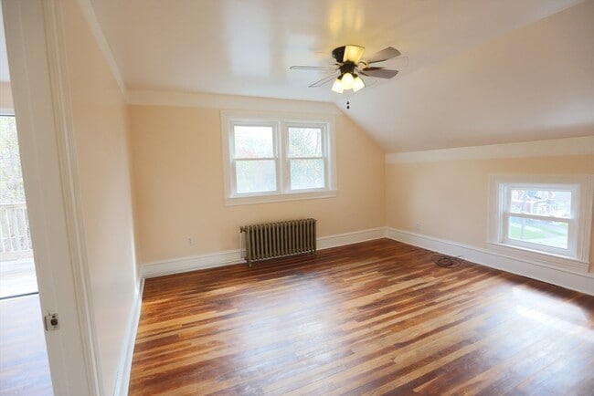 Building Photo - 134 Baldwin St