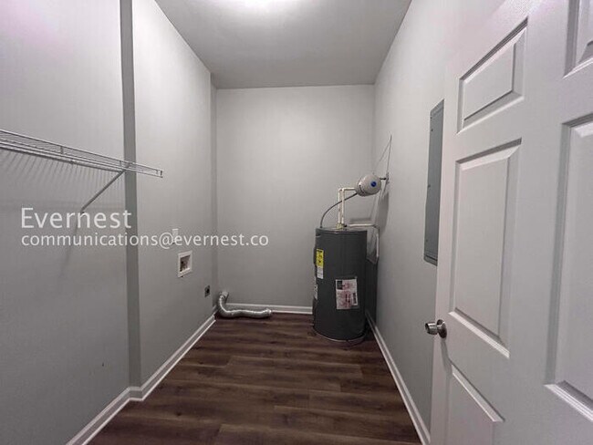 Building Photo - 2007 Morehouse Dr NW