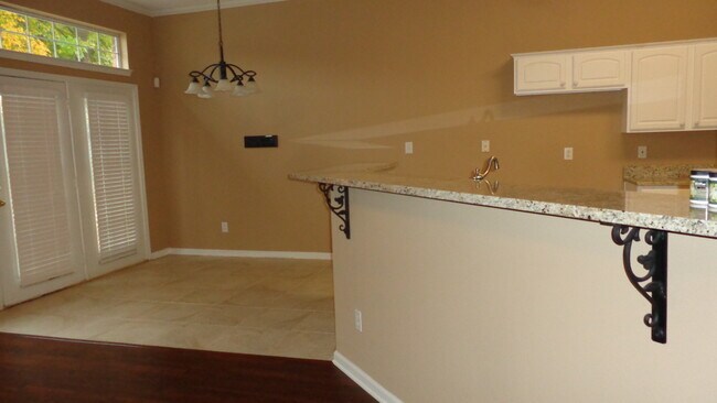 Building Photo - Beautiful 5br/3ba Arlington home with lots of upgrades! Pets are owner approval, fees apply. Carp...