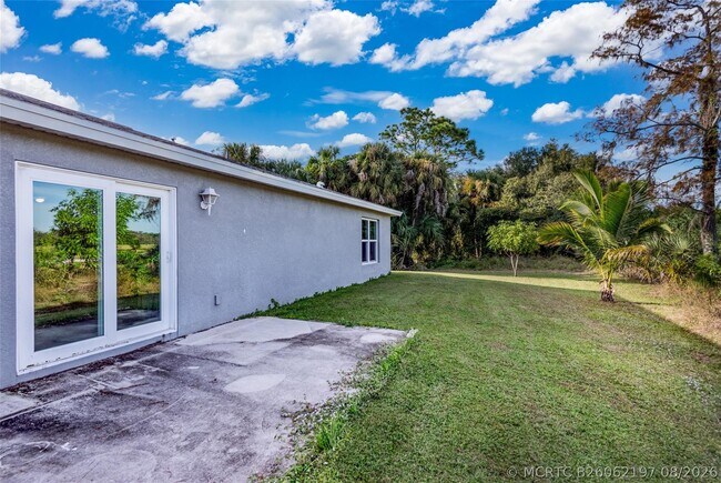Building Photo - 8007 Royal Ct