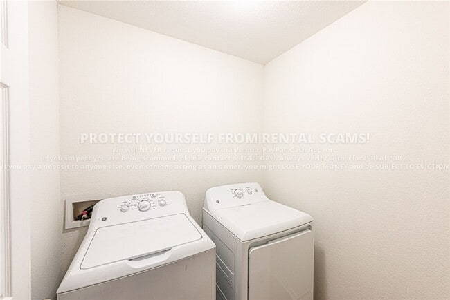 Building Photo - 2280 Bunker Ln