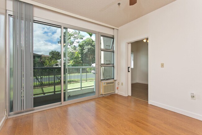 Building Photo - Plantation Town Apartments #112