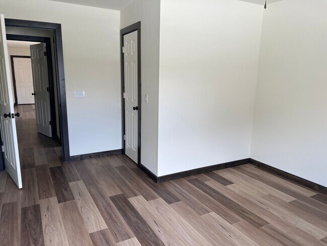 Building Photo - 2 bed 2 bath new build in 2024