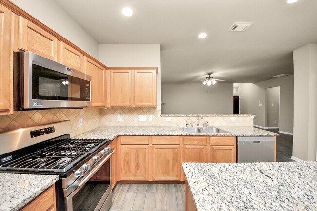 Building Photo - 12902 Meadow Springs Dr