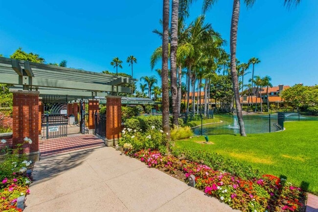 Building Photo - Manhattan Village Beautiful Plan 4