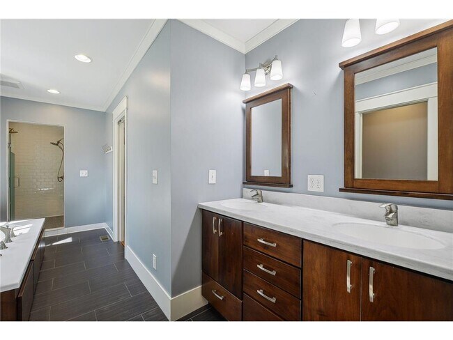 Building Photo - 4015 Wood End Dr