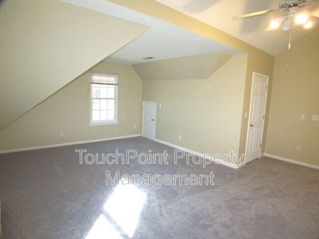 Building Photo - 6532 Outerbridge Lane