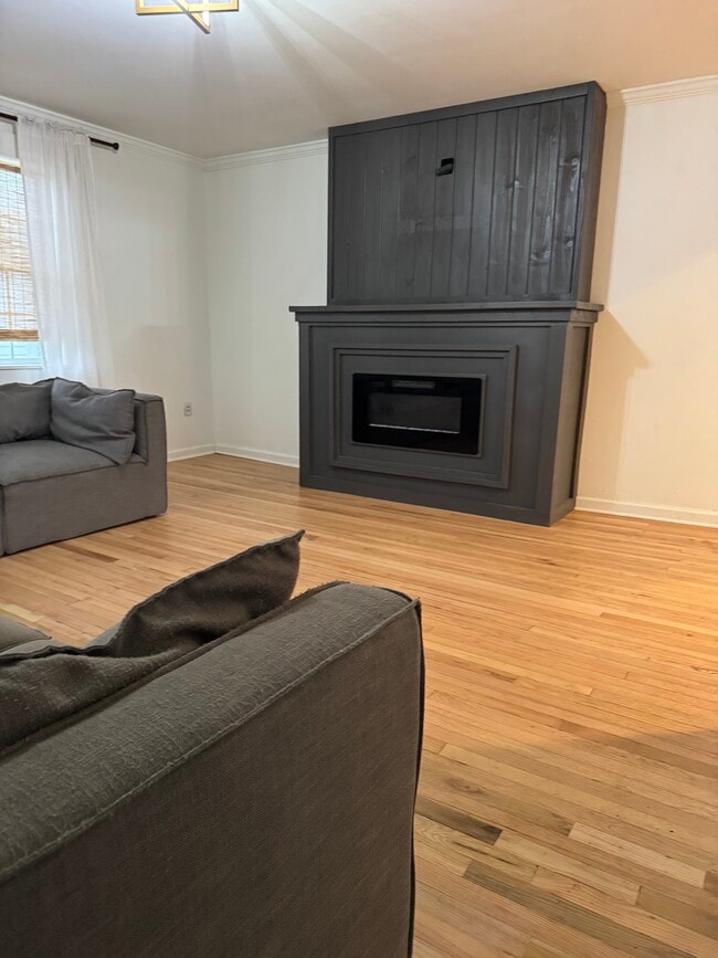 Livingroom - 1407 5th Ave S