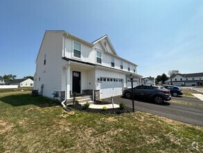Building Photo - 27 Shillington Ln