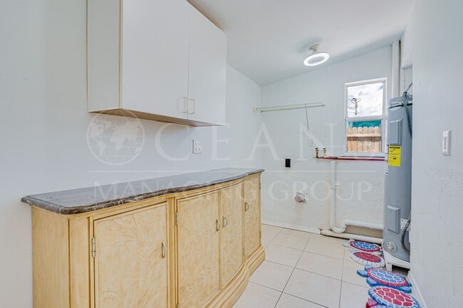 Building Photo - Updated Beachside Ormond Home