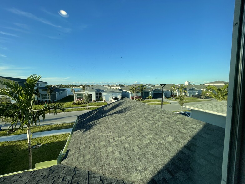 Building Photo - 11621 SW Lyra Dr