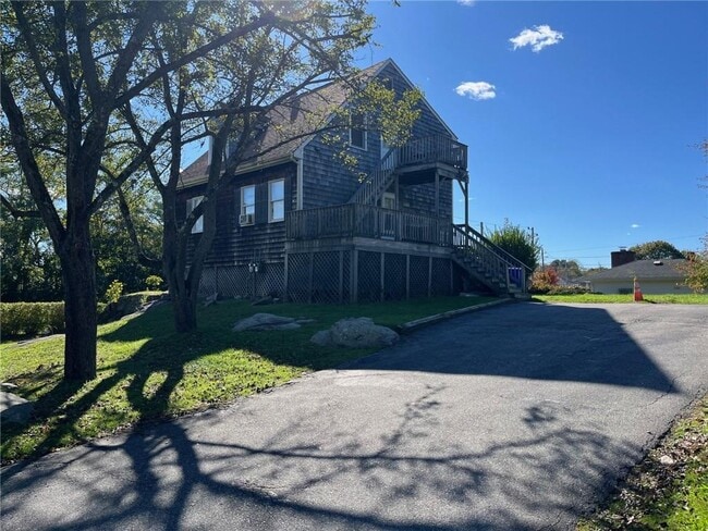 Primary Photo - 3 Buttonwood St