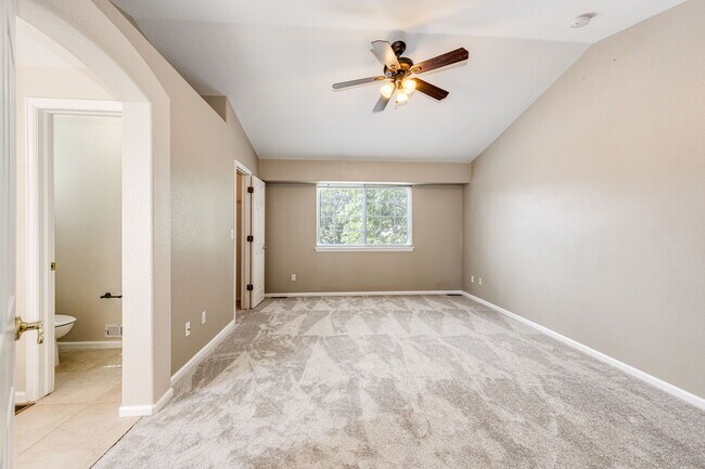 Building Photo - 9476 Morning Glory Way