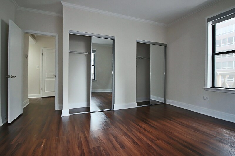 Building Photo - 204 E Chestnut St