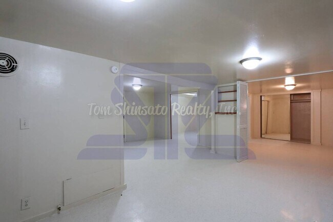 Building Photo - 1095