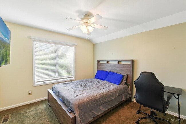 Building Photo - 5 Waterview Ct