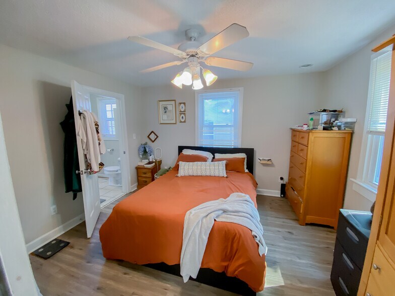 Building Photo - 18 Morrison Ave