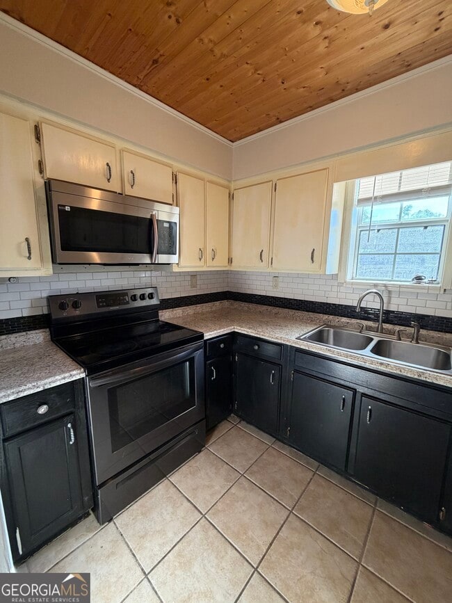 Building Photo - 508 Chateau Cir