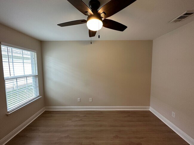 Building Photo - 3 bed 2 bathroom home in Avalon Estates in Milton!